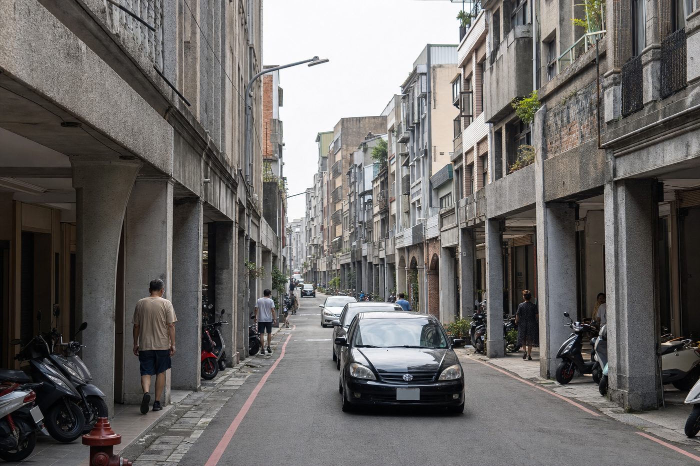 城市街景人車流動情境
